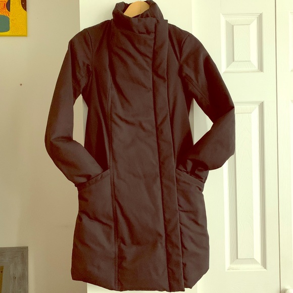 Aritzia Jackets & Blazers - Aritzia WARM Black Goose Down Fitted Winter Coat